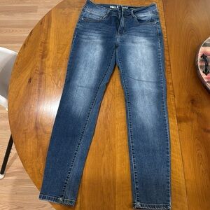 Wallflower High Rise Skinny jean